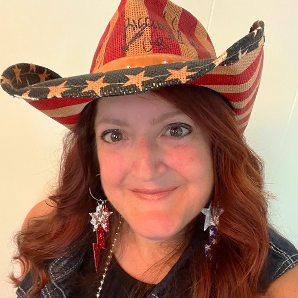 Meet your Posher, Lenore 🫶🏼 - Picture 12 of 17